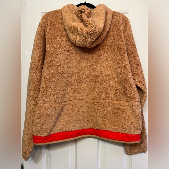 NWT The North Face Size Small Hooded Fleece. Color Tan w/ Red/Orange accents. - Picture 5 of 7